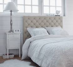 Anzi, se fatto con amore, può essere molto divertente. Testiera Letto Tipo Chesterfield Fai Da Te Ecco Come Mio Papa Ha Realizzato La Sua Testiera Del Letto Mi Idee Letto Idee Per Decorare La Casa Letti Imbottiti