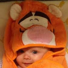 Eloise Wall's Instagram, Twitter & Facebook