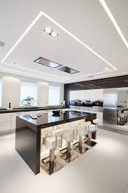 Nelle cucine moderne il cartongesso si usa per creare dei controsoffitti per illuminazioni particolari o semplicemente per nascondere un impianto. Controsoffitti In Cartongesso Utilizzo Prezzi E 50 Idee Per Un Controsoffitto Moderno Soggiorno Bagno Cucina Start Preventivi