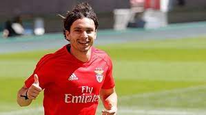 Jun 04, 2021 · one of the players who has been on forest's radar in recent weeks is filip krovinovic. Krovinovic Filme Na Luz Acabou Como Uma Verdadeira Tragedia Benfica Jornal Record