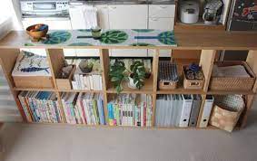 カウンターにした スタッキングシェルフの中身 perheen aika スタッキングシェルフ リビング アイデア インテリア