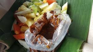 Buah jambu biji ini sangatlah lezat dan pastinya dinikmati anda juga. Benarkah Ibu Hamil Nggak Boleh Makan Rujak