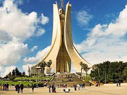 وبنى ذلك المقام سنه 1982 بمناسبه احياء. Ù…Ù‚Ø§Ù… Ø§Ù„Ø´Ù‡ÙŠØ¯ Steemit