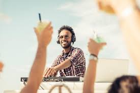 Mastering The Mix 3 Perks Of Having A Professional DJ At Your Party | Party  Entertainment