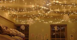 Https I Pinimg Com 600x315 47 72 40 477240cf002a72017055ed7a16f98e0e Jpg In 2020 Fairy Lights Bedroom Bedroom Lighting Twinkle Lights Bedroom
