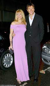 Helen Mirren 74 Fondly Recalls Sharing A Tiny Tent While It Rained All Day With Ex Liam Neeson Daily Mail Online