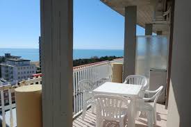 In vendita a lignano sabbiadoro, appartamento monovano in condominio con piscina per adulti e bambini. Residence Duna Lignano 2 Zimmer Wohnung Duna E Torre B