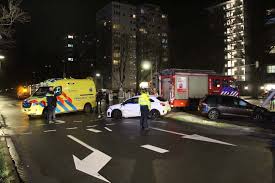 De vier woongebouwen in quattro zijn de laatste fase van de gebiedsontwikkeling langs de meppelweg in de haagse wijk morgenstond. Auto Knalt Tegen Lantaarnpaal Na Aanrijding Meppelweg Den Haag District8 Net