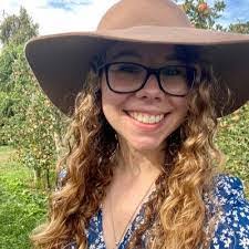 Nicole Malara's Instagram, Twitter & Facebook