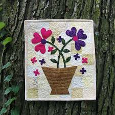 Refer to the quilt center assembly diagram. Serendipity Flower Basket Mini Quilt Freemotion By The River