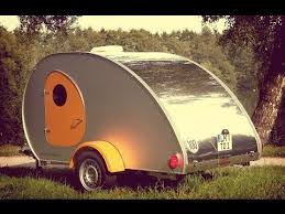 Die Idee Des Teardrop Caravan Entstand Im Herzen Eine Jungen Grossfamilie Erfahren Sie Mehr Daruber Wie Der Stylische Trailer Mini Wohnwagen Caravan Wohnwagen