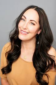 Summer Putnam's Instagram, Twitter & Facebook