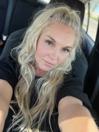 Mortuary cosmetologist needed in Chicago