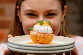 Moira restaurant bowled over by businesswoman Zara McLaughlin's ceramics