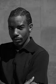 Paulette devient Paul.e et nomme Pascal K. Douglas à sa rédaction en chef