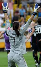Us women's soccer stars hope solo and alex morgan talk to flotrack minutes before the start of the 2011 chicago marathon. U S Goalkeeper Made Quite A Comeback Of Her Own The New York Times