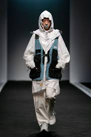 Fyp Rtw Ss20 On Nowfashion Shanghai Outdoor Fashion Tech Fashion Space Fashion