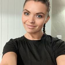 Jenifer Chapman's Instagram, Twitter & Facebook