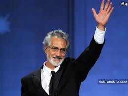 An American actor, David Strathairn in formal outfit