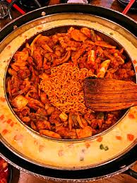 Ada beberapa hidangan set dan ala carte yang boleh didapati. 10 Restoran Makanan Korea Halal Sedap Wajib Singgah Saji My