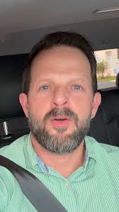 🚨 Isso não é sobre tecnologia., É sobre trabalhar melhor., O ChatGPT 5.2  ficou mais claro, erra menos e entende melhor o que você explica., Na  prática, ele ajuda líderes e colaboradores a pensarem ...