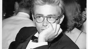 Jimmy dean klassische schönheit schauspieler brille stricken schwarz widder symbole. Stilikonen Warum Der Look Von James Dean Noch Heute Angesagt Ist