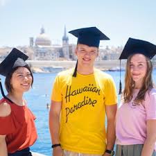 Ministramos cursos de inglês em empresas e escolas privadas, bem como preparação para exames de cambridge e aulas para adultos nas nossas bem equipadas salas de aulas. Cursos De Preparacao Para Exames De Cambridge Inlingua Malta