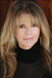 Tracy Hutchinson's Instagram, Twitter & Facebook