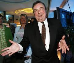 Herec byl známý zejména svým hlasem, který propůjčil postavičce vilíka z animovaného seriálu včelka mája. Zwy08qdsjwh48m