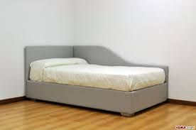 Disponibile anche nella versione matrimoniale per la camera da letto. Letto Singolo Ad Angolo Thom Vama Divani