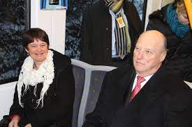 Han valgte ikke å utvise sine ledelsessignaler gjennom å be slottet kjøpe inn en mer. Kong Harald Gjenapnet Holmenkollbanen I Formiddag Sporveien As