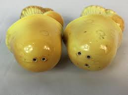 Vintage nasco wooden salt and pepper shakers peppercorn grinder mill mid century. Antique And Vintage Salt Pepper Shaker Collection New Albany Oh Global Auction Guide