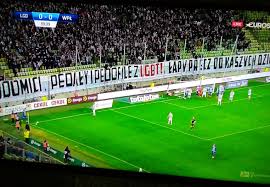 Lechia gdańsk dzięki bramce artura sobiecha pokonała jagiellonię białystok 1:0 (0:0) i drugi raz w lotto ekstraklasa. Dulkiewicz Ma Problem Kibice Lechii Gdansk Wywiesili Na Meczu Homofobiczny Transparent