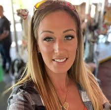 Chelsea Knudson's Instagram, Twitter & Facebook