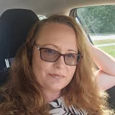 Elizabeth Brabham's Instagram, Twitter & Facebook