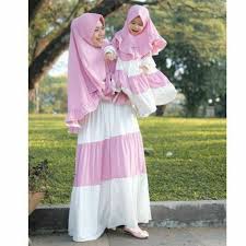 Contoh baju copel ayah ibu waktu acara lamaran anak. Harga Couple Keluarga Bayi Anak Baju Muslim Terbaik Agustus 2021 Shopee Indonesia