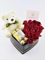 Send Beautiful Bouquet Of Chocolates Fresh Flowers Same Day Free Delivery Ipoh Area Chocolate Flower Gif In 2020 Chocolate Bouquet Romantic Gift Heart Shape Gifts