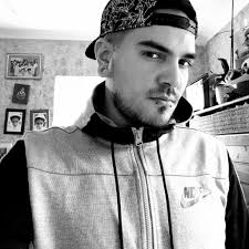 I fell asleep playing Outlast 2, so something real scary , thanks 😁