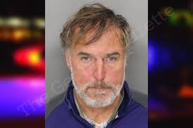 Elliston Oldham's Instagram, Twitter & Facebook