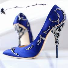 Inoltre, si trovano sia scarpe da sposa bianche che scarpe da sposa colorate, per esempio in blu, verde, rosa e rosso. Acquista 2021 Moda Scarpe Da Sposa Rosa Blu Blue Bridal Pointed Eden Pompe Donne Tacchi Alti 9 Cm Con Foglie Scarpe Cocktail Da Sera Party Party A 44 55 Dal Yymdress It Dhgate Com
