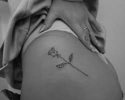 Rose De Tatouage De La Hanche Retour Back Hip Tattoos Hip Tattoo Mini Tattoos