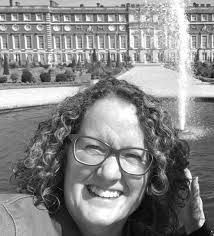 About Us — Colette van den Thillart