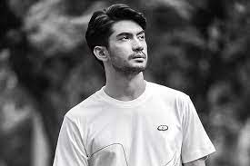 Reza rahadian sejak kecil menganut agama kristen. Agama Reza Rahadian Mengagetkan Netizen