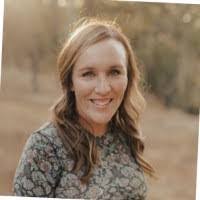 Shelby Macdonald's Instagram, Twitter & Facebook