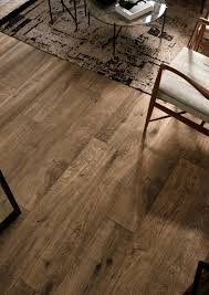 Moderne fertigungstechniken mit denen sich fast jedes dekor auf fliesen realisieren lässt sei dank. Fliesen In Holzoptik Marazzi