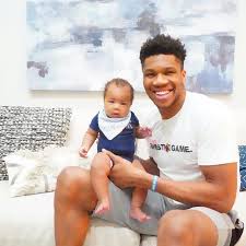 Feb 11, 2020 · former nba mvp giannis antetokounmpo added a new member to his team this week. This Picture Of Giannis His Son Will Make Your Heart Melt Snotapwi