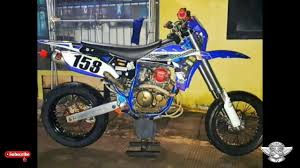 Modif yamaha xabre jadi supermoto biker mendowan 19 06 2019 credit yamaha xabre by prima modification manado lahh tapi gimana jadinya jika yamaha xabre yang beraliran street fighter ini berubah jadi supermoto nahh kalau supermoto pakai basis mesin yamaha scorpio atau honda. Keren Yamaha Scorpio 225 Modif Supermoto Scorpiosupermoto Scorpiosumo Yamaha Youtube