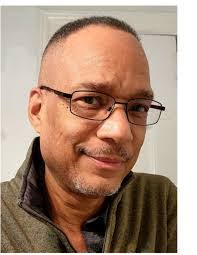 Robin Tench's Instagram, Twitter & Facebook