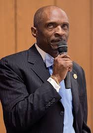 Hundreds gather to 'live' dream