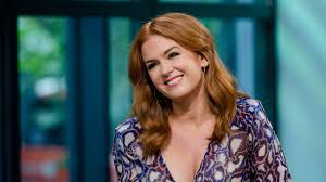 Последние твиты от isla fisher (@_islafisher). Isla Fisher Tries Her Hand At Setting A Table In Her Art Filled Dining Room Architectural Digest